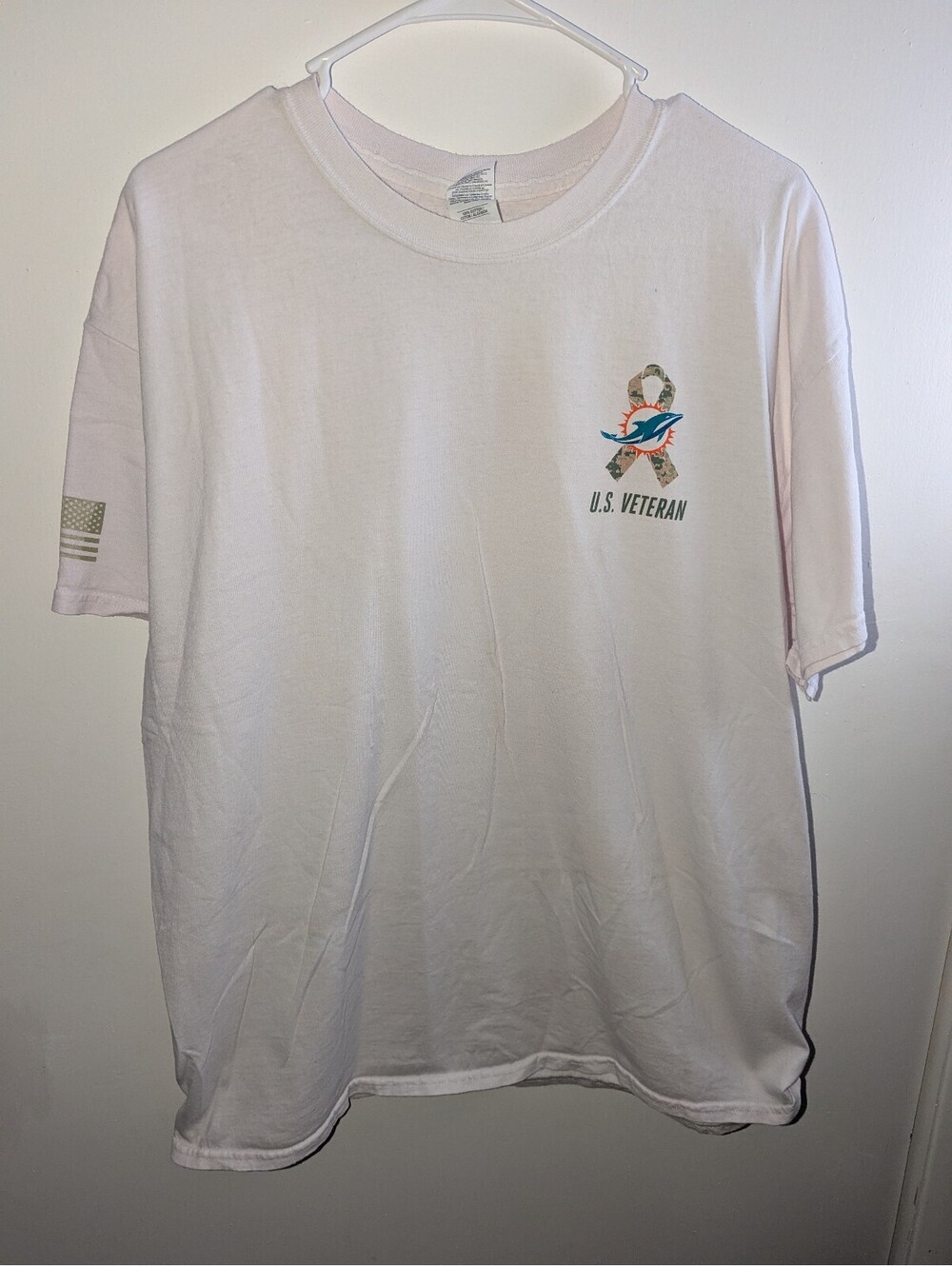 Miami Dolphins U.S. Veteran Patriotic Ribbon / American Flag T-Shirt